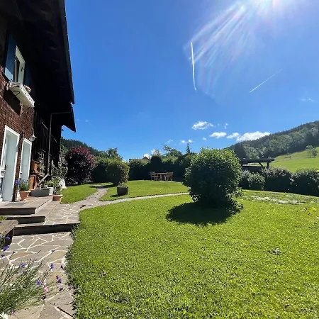 Hébergement de vacances Uriges Haus Im Gruenen *
