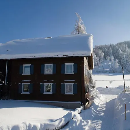 Uriges Haus Im Gruenen *
