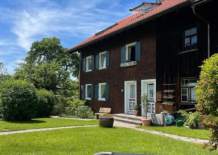 Uriges Haus Im Gruenen